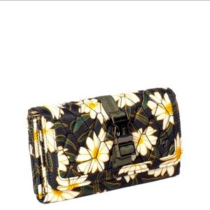 NWT: LUG THROTTLE RFID WALLET- AUTUMN DAISIES- SOLD OUT- BEAUTIFUL WALLET